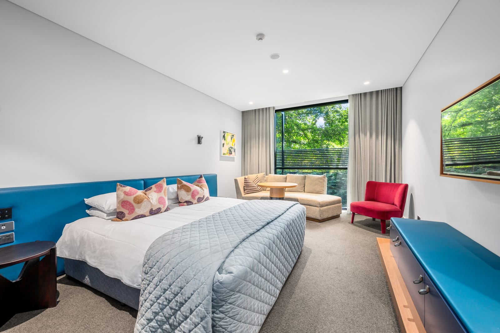 Deluxe King Room